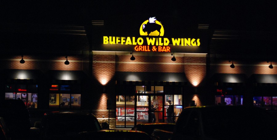 Buffalo Wild Wings hosts NHS fundraiser